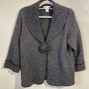 Susan Bristol Large Wool Chevron Snap Close Sweater Cardigan Rosette Black Gray